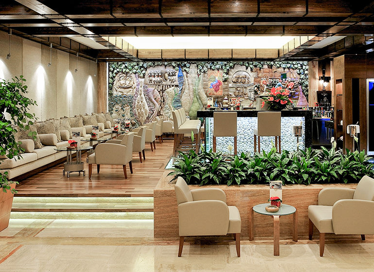 Lobby Bar 1