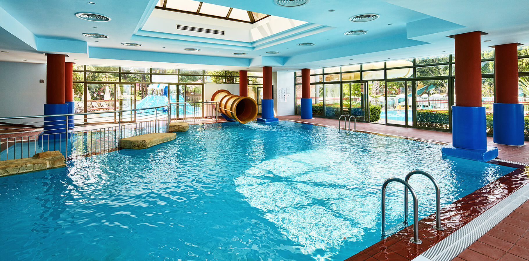 Aqupark - Indoor Pool / Slides